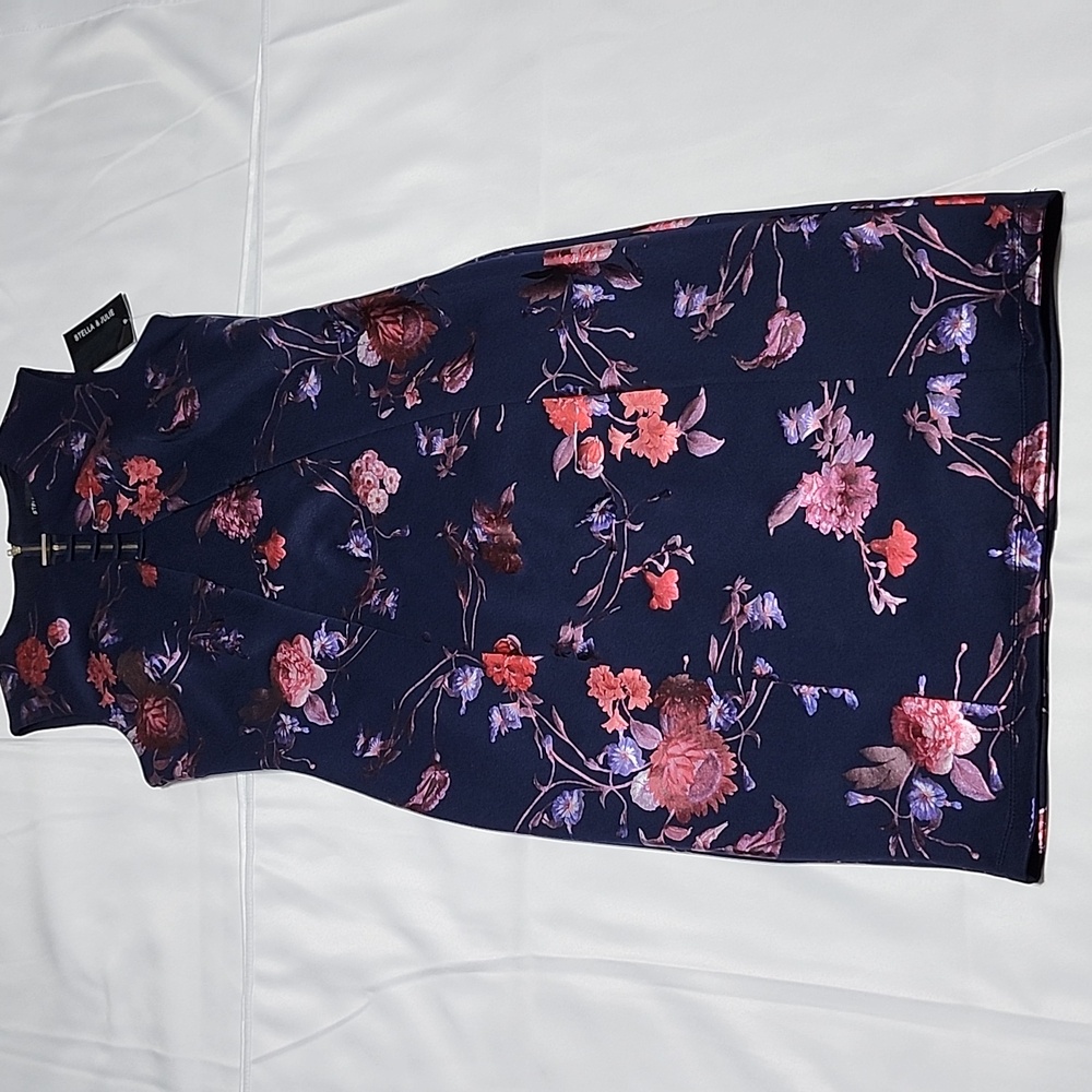 Navy Floral  Dress - Picture 7 of 16